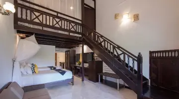 Legian Beach Hotel