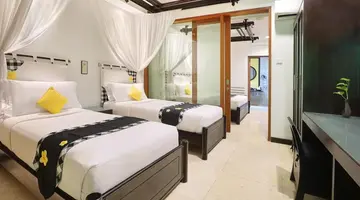Legian Beach Hotel