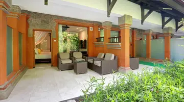 Legian Beach Hotel