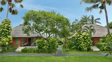 Legian Beach Hotel