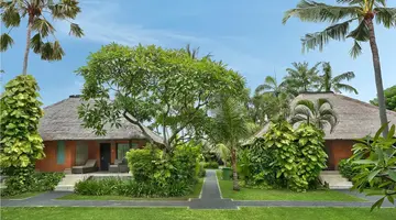 Legian Beach Hotel