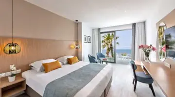 Leonardo Crystal Cove Hotel