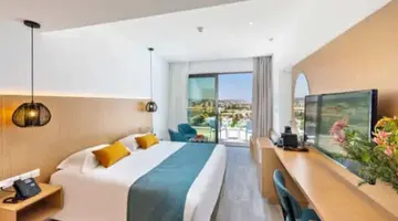 Leonardo Crystal Cove Hotel