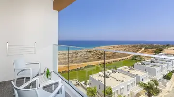 Leonardo Crystal Cove & Spa by the sea -