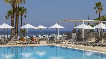Leonardo Crystal Cove & Spa by the sea -