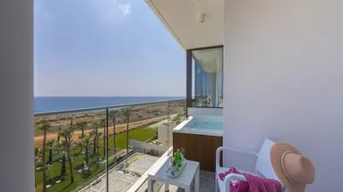 Leonardo Crystal Cove & Spa by the sea -