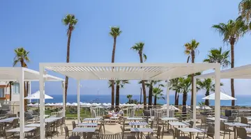 Leonardo Crystal Cove & Spa by the sea -