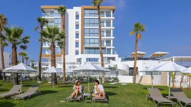 Leonardo Crystal Cove & Spa by the sea -