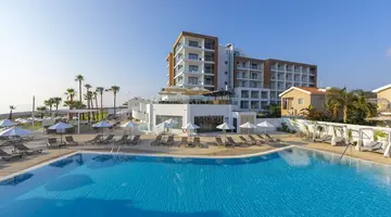 Leonardo Crystal Cove & Spa by the sea -