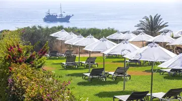 Leonardo Crystal Cove & Spa by the sea -