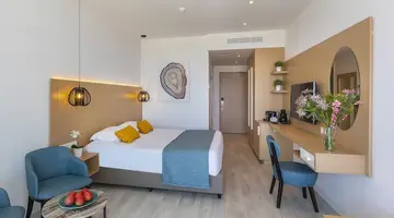Leonardo Crystal Cove & Spa by the sea -