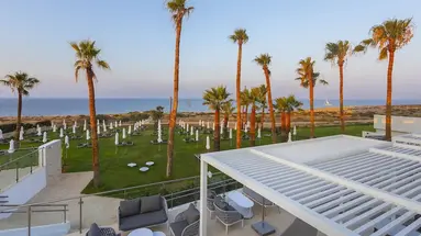 Leonardo Crystal Cove & Spa by the sea -