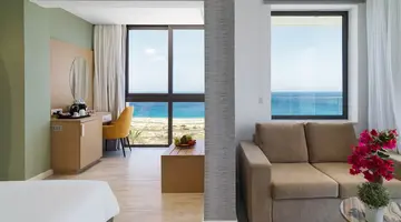 Leonardo Crystal Cove & Spa by the sea -