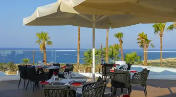 Leonardo Crystal Cove & Spa by the sea -