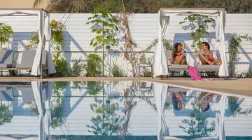 Leonardo Crystal Cove & Spa by the sea -