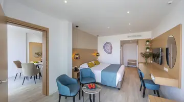Leonardo Crystal Cove & Spa by the sea -