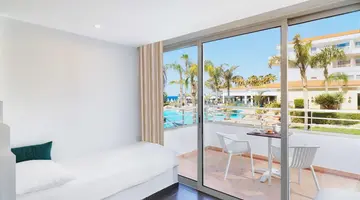 Leonardo Cypria Bay