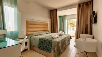 Leonardo Cypria Bay