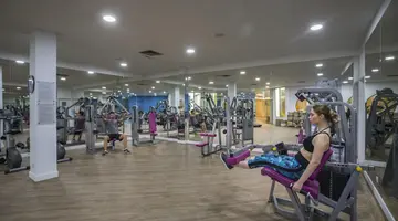 Leonardo Plaza Cypria Maris Beach Hotel & Spa