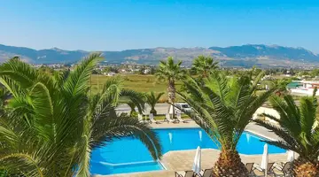 Leonidas Hotel And Studios