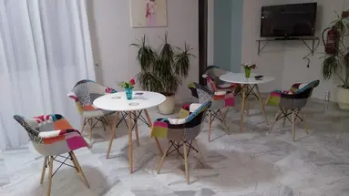 Leonidas Hotel And Studios