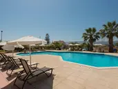 Leonidas Hotel and Studios