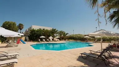 Leonidas Hotel and Studios