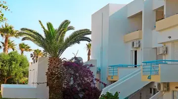 Leonidas Hotel And Studios