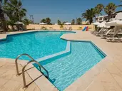 Leonidas Hotel and Studios