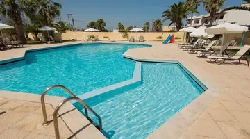 Leonidas Hotel and Studios