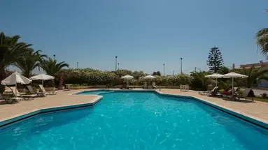 Leonidas Hotel & Studios