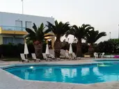 Leonidas Hotel & Studios