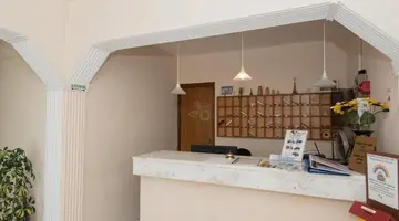 Leonidas Hotel & Studios
