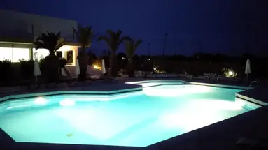 Leonidas Hotel & Studios