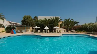 Leonidas Hotel & Studios