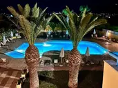 Leonidas Hotel & Studios