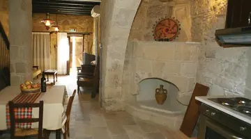 Leonidas Village Houses