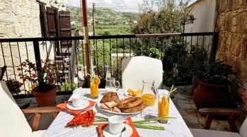 Leonidas Village Houses
