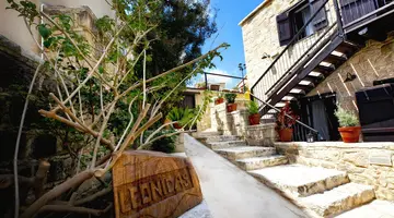 Leonidas Village Houses
