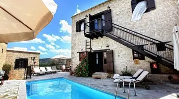 Leonidas Village Houses