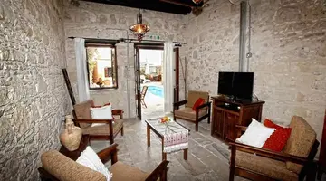 Leonidas Village Houses