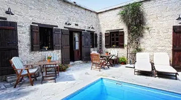 Leonidas Village Houses