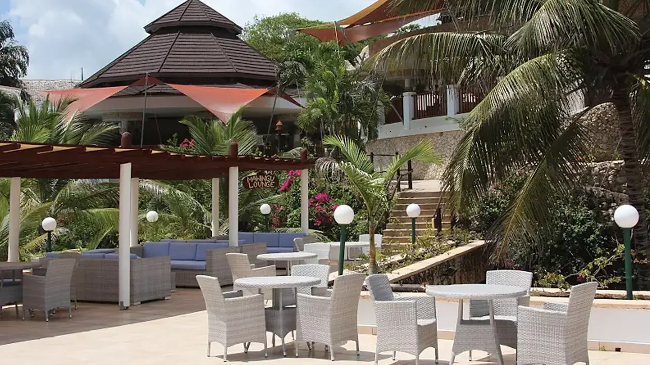 Leopard Beach Resort & Spa 5