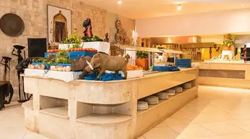 Leopard Beach Resort & Spa 5
