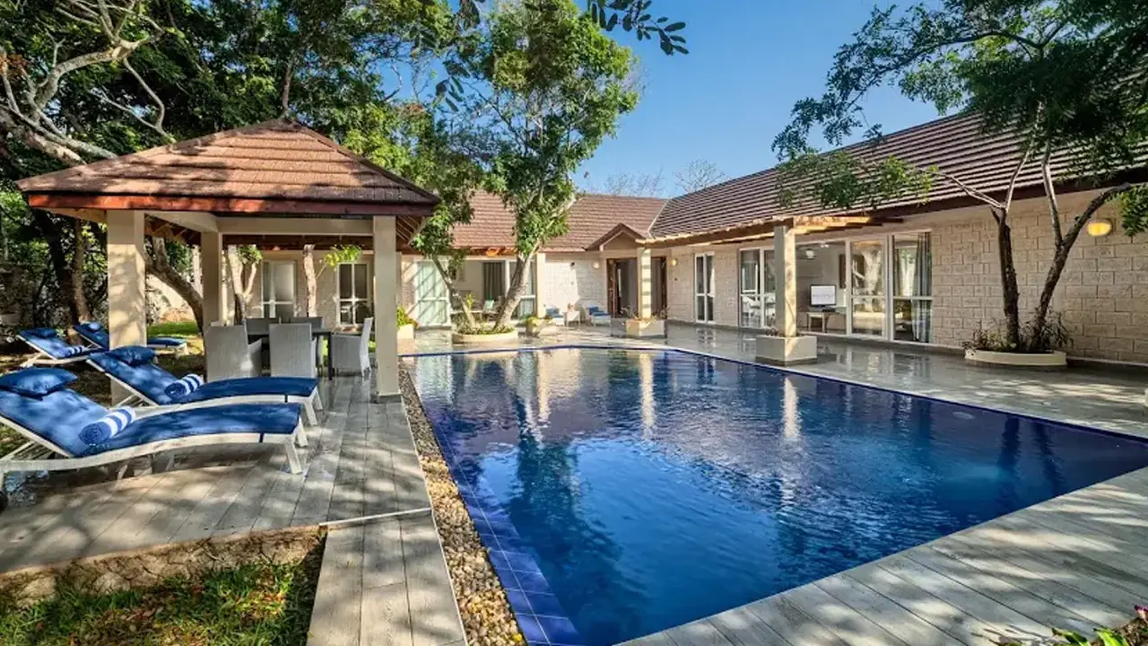 Leopard Beach Resort & Spa 5