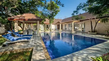 LEOPARD BEACH RESORT & SPA