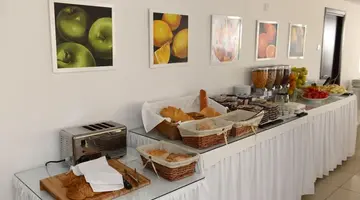 Les Palmiers Hotel