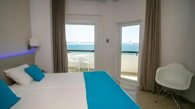 Les Palmiers Hotel