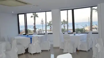 Les Palmiers Hotel