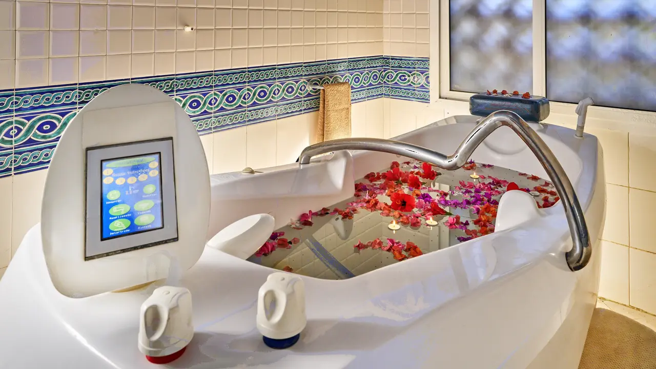 LES QUATRE SAISONS & AQUA PARK BY MEDINA HOTELS & RESORTS